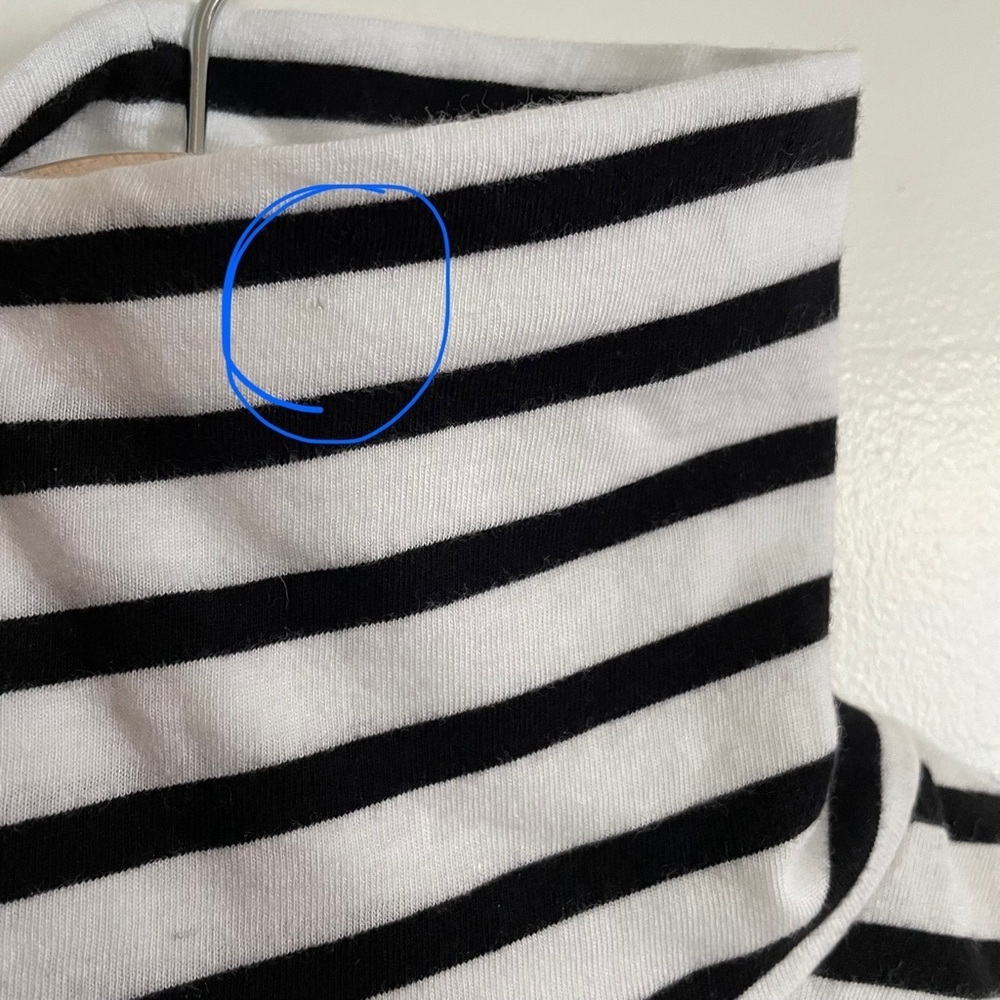 Crown & Ivy Black and White Striped Puff Shoulder Long Sleeve Turtleneck… - Picture 11 of 12